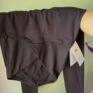 Isabel Maternity by Ingrid & Isabel Active-Black Leggings With Cossover Panel